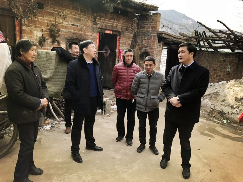 民建“組團”慰問，企業(yè)送溫暖到家