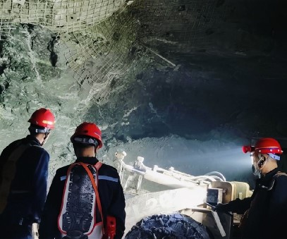 西溝鐵礦｜織密安全防護(hù)網(wǎng)，護(hù)航全年“零傷亡”